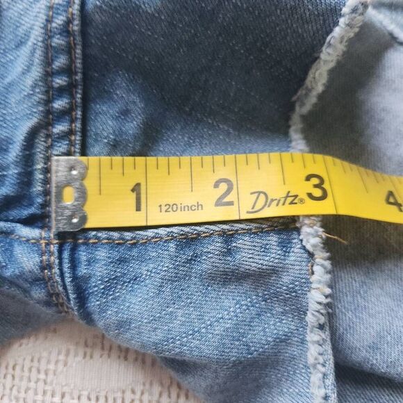 R19  GAP Sexy Boyfriend distressed ripped short shorts - Picture 6 of 7
